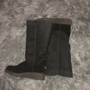 Black tall ugg boots size 5